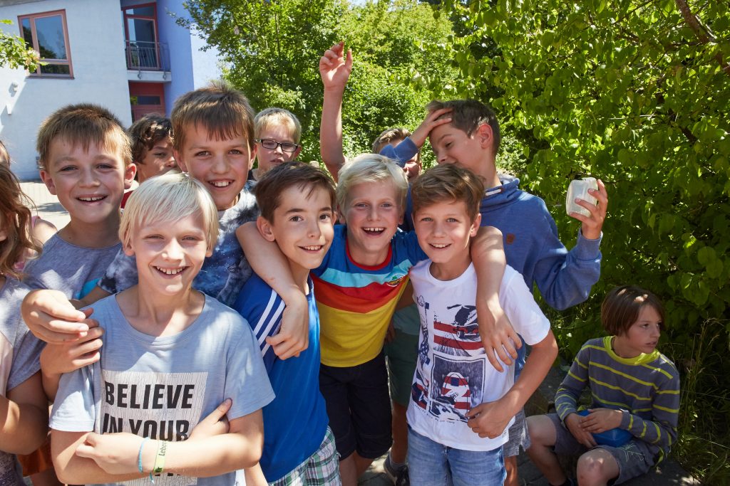 Spielen auf dem Schulhof